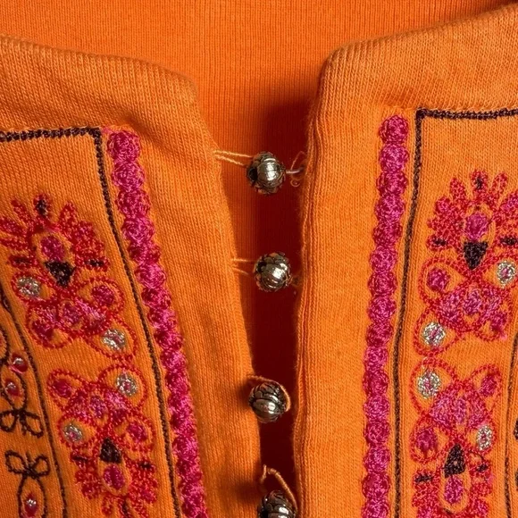 St. John’s Bay Embellished T-Shirt Women XL Orange Embroidered V-Neck - Picture 5 of 9